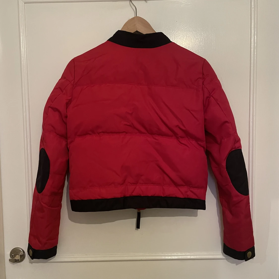 Röd puffer - zara  - 90