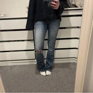Jättefina jeans som ja köpte av en tjej som tyvärr blev försmå💖