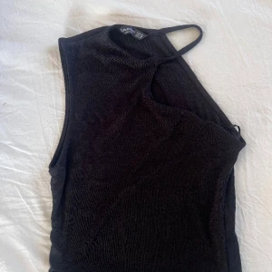 Topp  - Topp från pull & bear i storlek xs/s