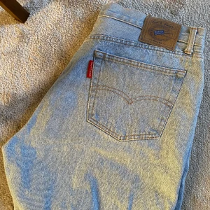 Vintage jeans - Ljusblå jeans köpta second hand från Humana för 200kr (prislapp kvar). I bra skick!