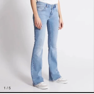 Jeans - Säljer dessa super snygga jeans ifrån lager 157