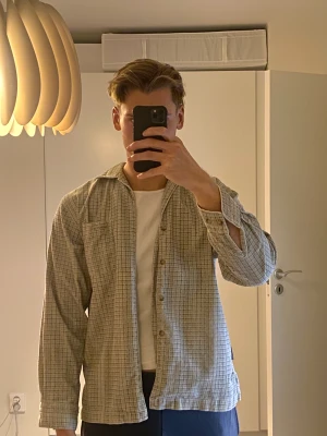 Overshirt vans - Riktigt snygg overshirt från vans. Vintage i bra skick. Passar M/L