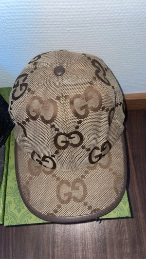 Gucci keps  - Gucci keps jumbo beige 
