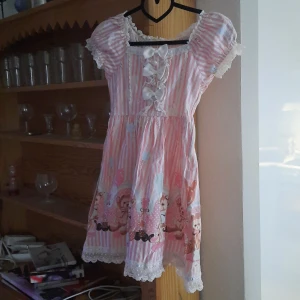 Randig kawaii klänning med björnar! - Storlek; XS