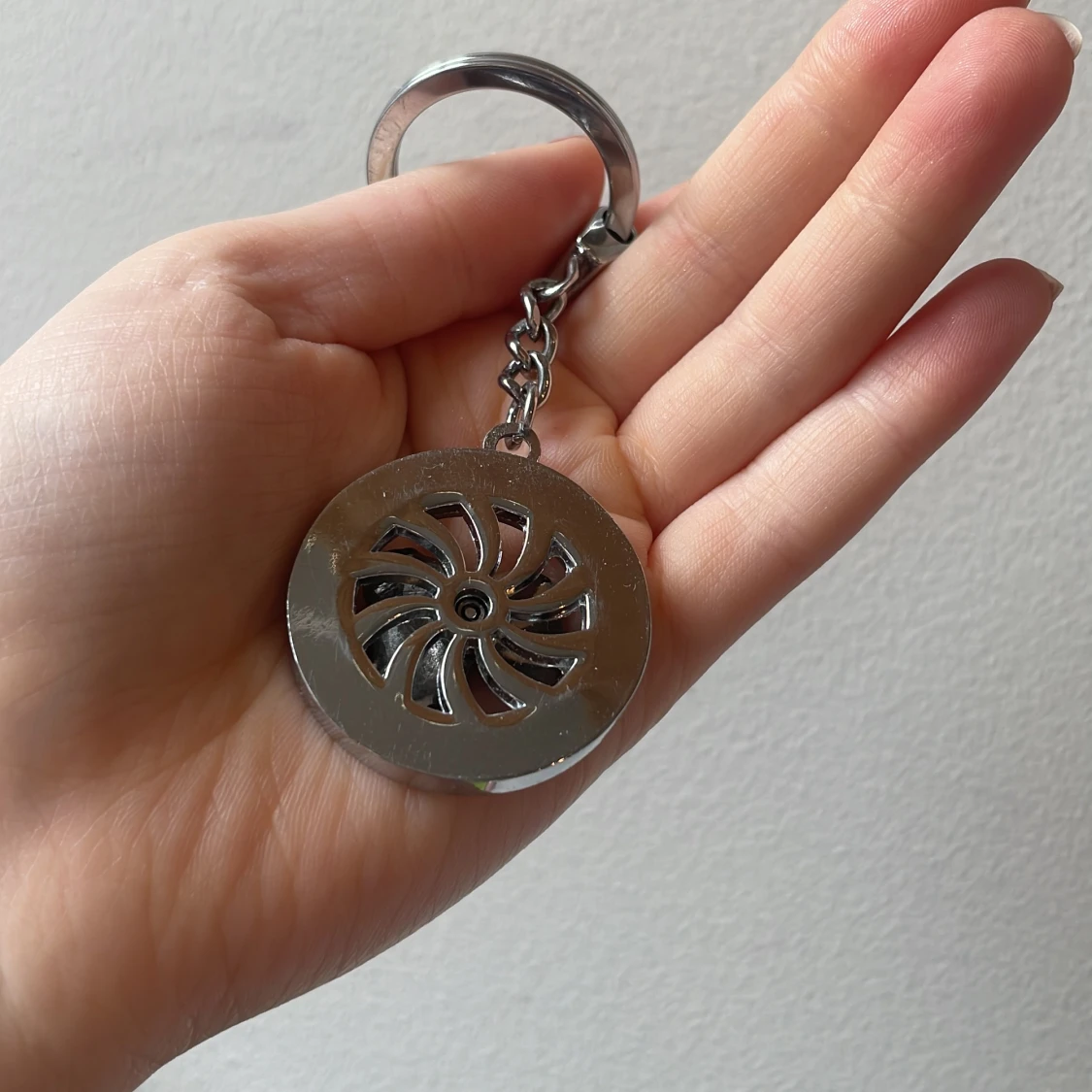 Snurrande nyckelring  - 91