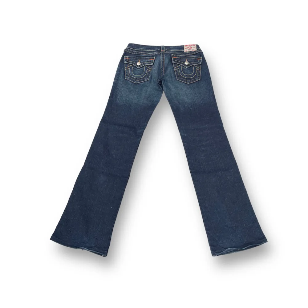 Väldigt fina true religon jeans i modellen ”Billy” tag: storlek 29, vid frågor om mått, bilder etc tveka inte på att kontakta!✌️. Jeans & Byxor.