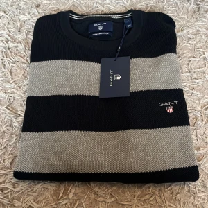 Gant  - En gant tröja i ett ny skick med lappen kvar