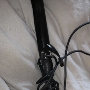 Locktång  - Säljer denna locktång för 600kr, nypris 700kr. Använd ca 3 gånger men är som ny, pris kan diskuteras och köparen står för frakten 