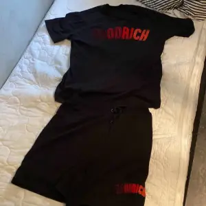 Hoodrich dress äkta herr