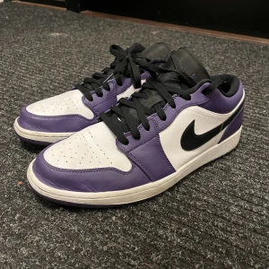 Jordan 1 Low Purple Court - För fire