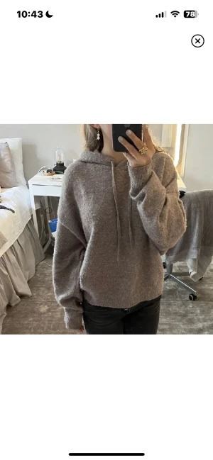 stickad hoodie  - super snygg hoodie, nyskick! köp via köp nu ❤️