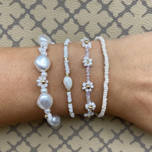 Armband  - Superfina armband! De kostar 15 kr/st💗 skriv vid intresse och frågor!