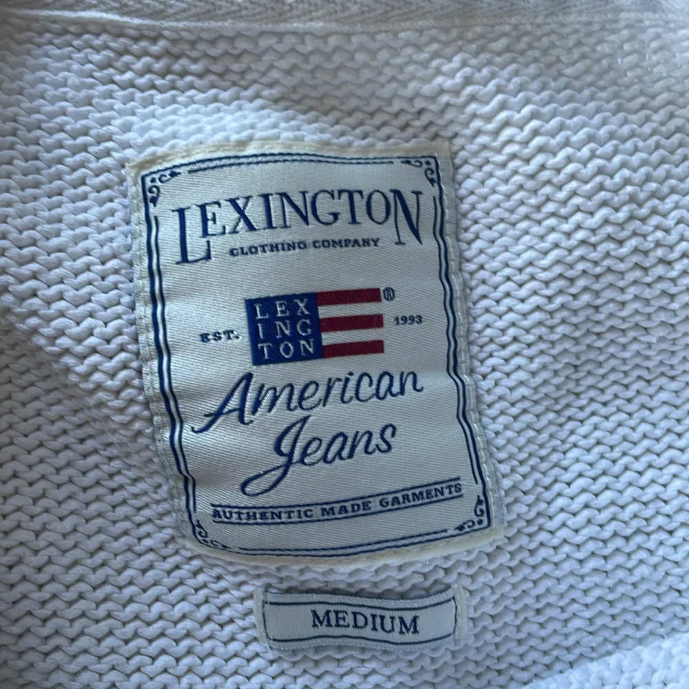 Säljer denna stickade tröjan från Lexington, den är o fint skick!. Tröjor & Koftor.