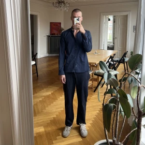 Skjorta Tiger of Sweden  - Sparsamt använd skjorta från tiger of Sweden i blå. 