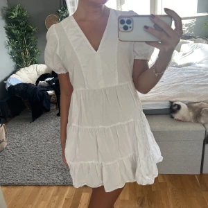 Zara klänning - Vit zara klänning, i str S