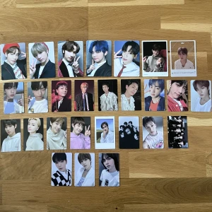 kpop pc - säljer mina pcs! första raden: 30kr andra raden: 70kr tredje raden: 40kr fjärde raden (lucky draw): 130kr  skriv till mig innan du köper! jag använder bara swish^^