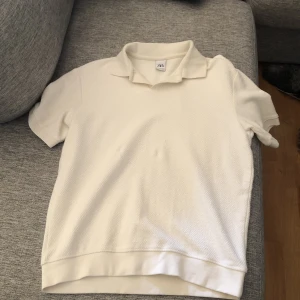 Zara Vit Piké - Skick 9/10 Pris går att diskuteras