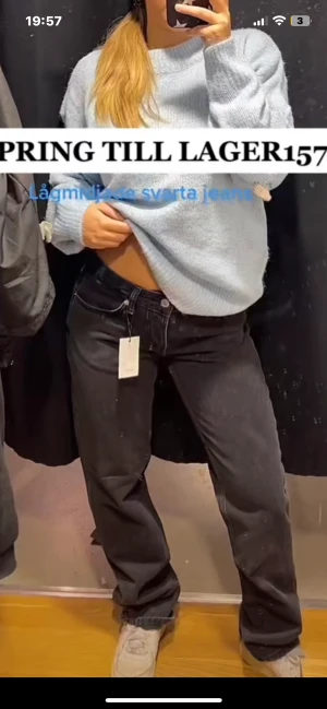 Low waist jeans - Jag säljer mina icon jeans för att de tyvärr blivit lite för små. Köpte de för 400 och säljer för 200 för de är i väldigt bra skick. Priset kan diskuteras vid snabbt köp. Skrivifall ni undrar något eller vill ha fler bilder💕