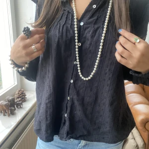 Blus  - Jag säljer denna jättesöta blusen som jag aldrig använt zara (trf) ❤️‍🔥