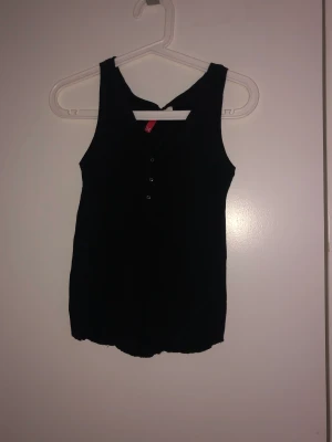 Linne - Ett vanligt svart linne