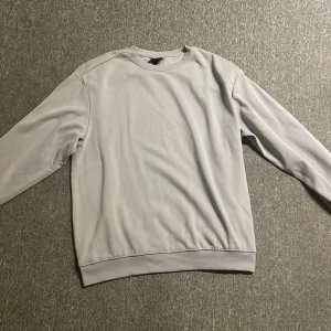 H&M sweatshirt - Helt oanvänd.  Skick 10/10