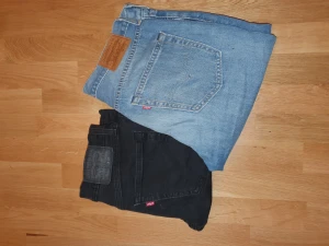 Levi's shorts - Levis shorts, båda är storlek 32.