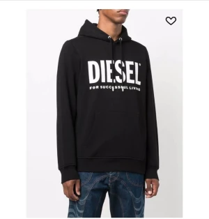 Diesel hoodie - Säljer min diesel hoodie då jag inte använder den. Nypris 1200kr, mitt pris 250kr. Bra skick, inga defekter. Skriv för funderingar eller bilder.