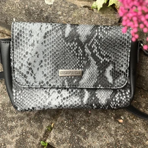 Liten damväska - Liten axelväska, mobil och plånbok, cosmopolitan, 