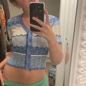 Sandro topp - Så fin trekvartsärmad topp från sandro paris! Tryck inte på köp nu!