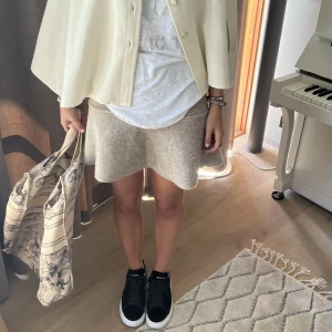 Stickad kjol - Intressekoll på denna as najs stickade kjolen!! Så mysig! Skriv för fler bilder🙌🏻🙌🏻om ni är intresserade skriv privat💕💕