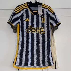 Juventus t-shirt  - Nyaste 2024 modellen