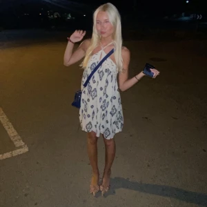 Zara miniklänning  - Superfin zara klänning  Nyskick , säljer många fler klänningar kolla gärna mina annonser 