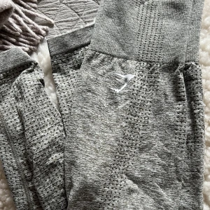 Gymshark träningstights  - Träningstights från gymshark i en snygg grön färg. I bra skick!