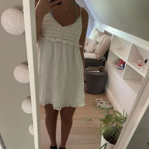 Sommrig klänning - Sommrig klänning från zara som endast används fåtal gånger