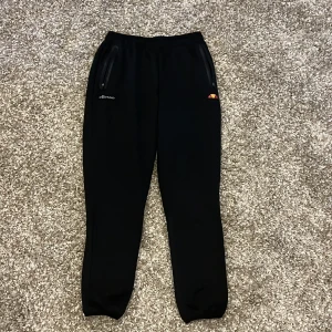 Ellesse - I använt skick. Köparen står för frakt.