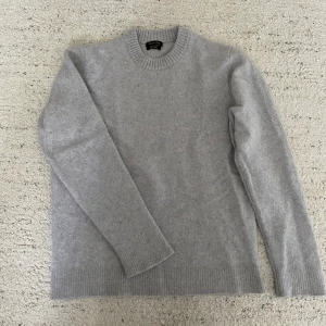 Tröja  - Stickad tröja från Massimo Dutti i toppskick. 100% kashmir-ull.