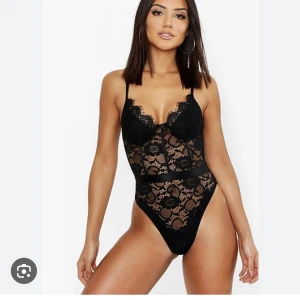 Spetsbody - Strl L passar även M