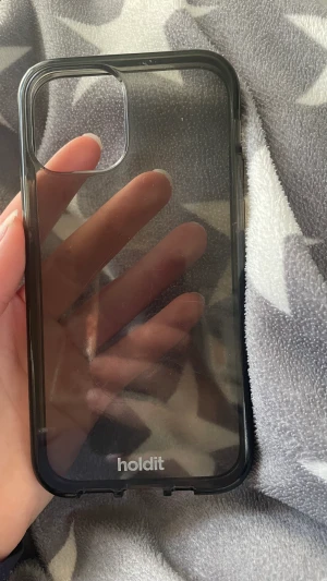 Holdit skal  - Mobilskal från holdit, nytt kostar det 249kr, det är använt men i jättebra skick, passar iPhone 12, säljer då jag ska byta telefon, hör av er vid frågor 💕