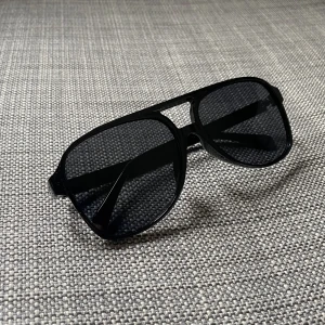 Lozama glasögon - Endast använda en gång. 10/10 skick, låda och allt skickas med.