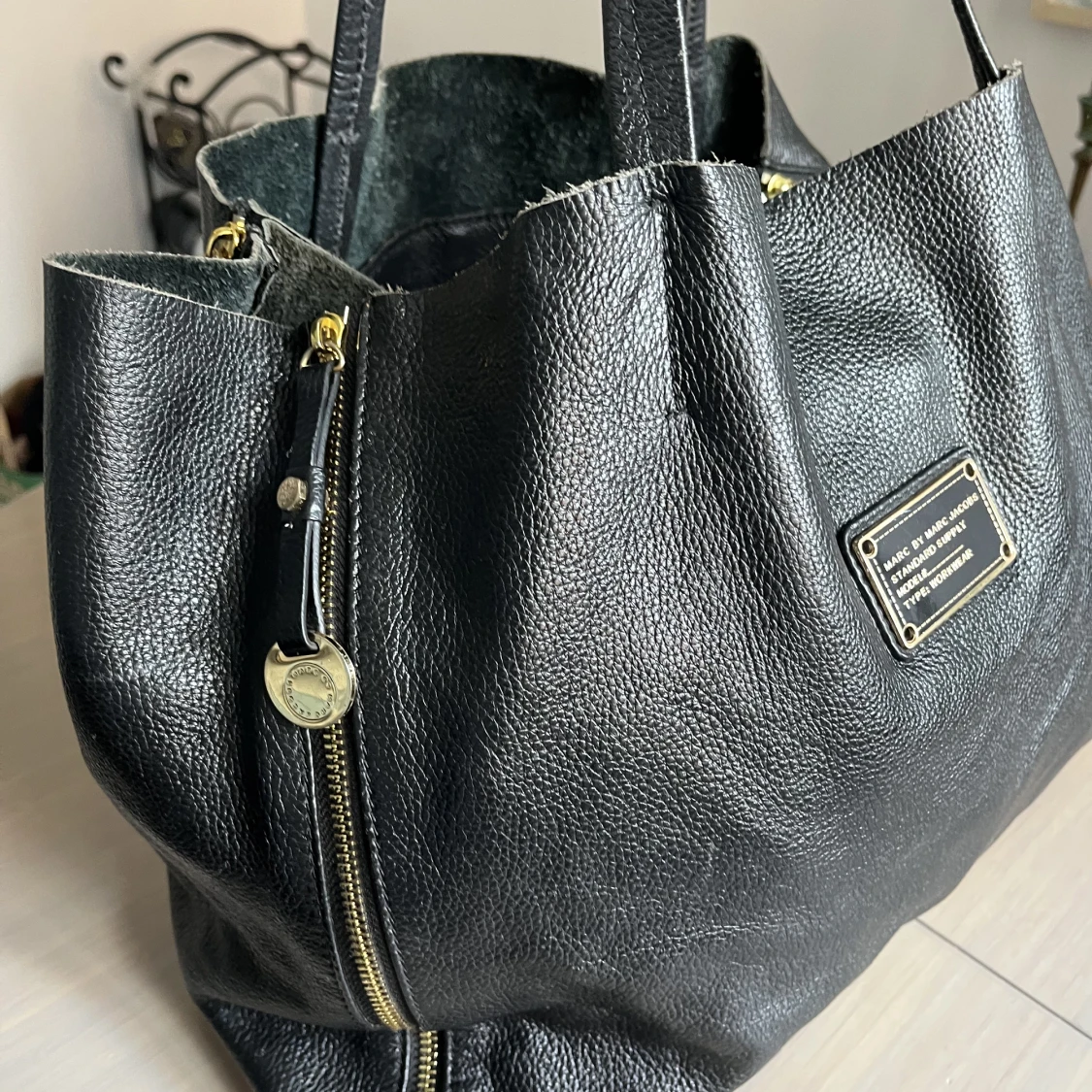 Marc Jacobs axelremsväska  - 90