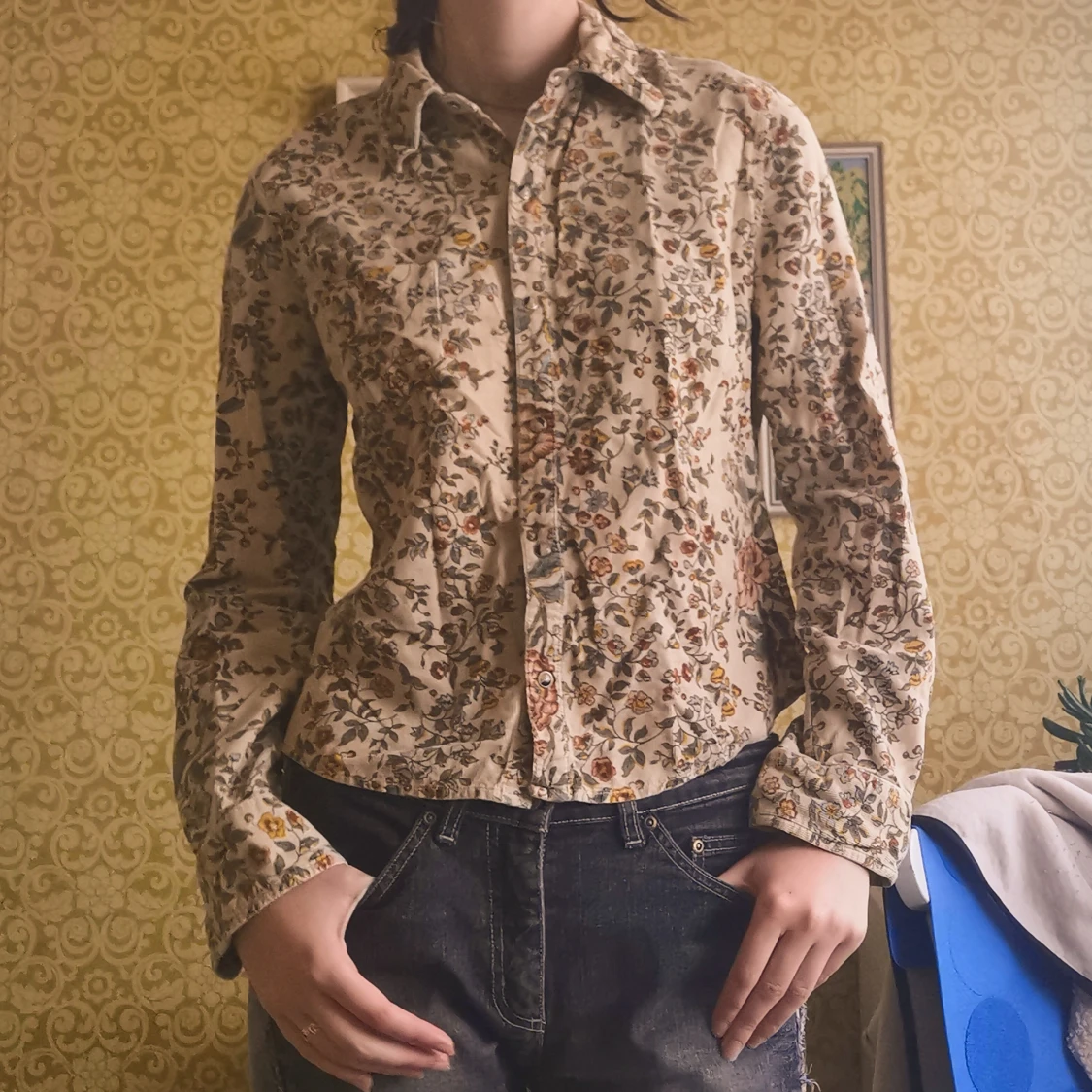 Blommig skjorta