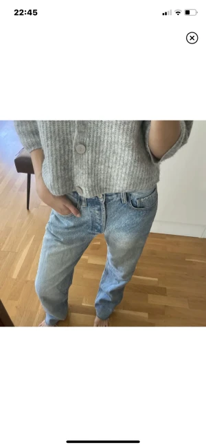 Brandy Melville Jeans - Lågmidjade och raka Brandy jeans i bra skick! Anpassade för att passa den som är ca 170cm! Skriv för fler bilder💗