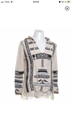 Hippie, bohemisk hoodie - Ascool hoodie med hippie, bohemisk känsla. Den kommer tyvärr inte till användning 