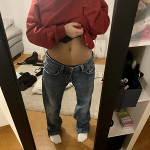 diesel jeans  - ett par as snygga diesel jeans utan några defekter, midjemått ca 42cm och innerbenslängden 76cm