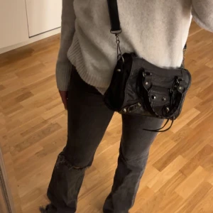 Jeans  - Super snygga jeans från Ginatricot som inte säljs längre, i modellen tall så dom är långa på mig som är 166❤️