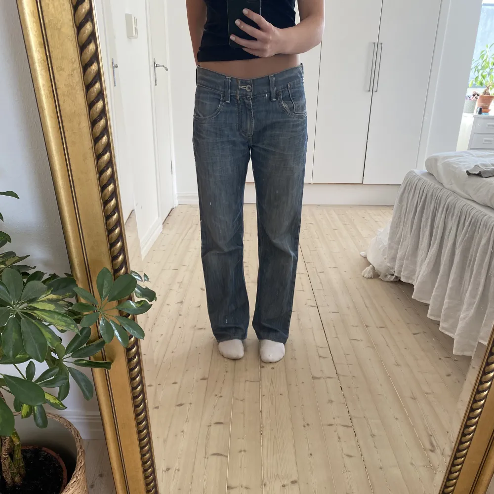 Midjemått: ca 42 cm Jag är ca 165 cm 🤍. Jeans & Byxor.