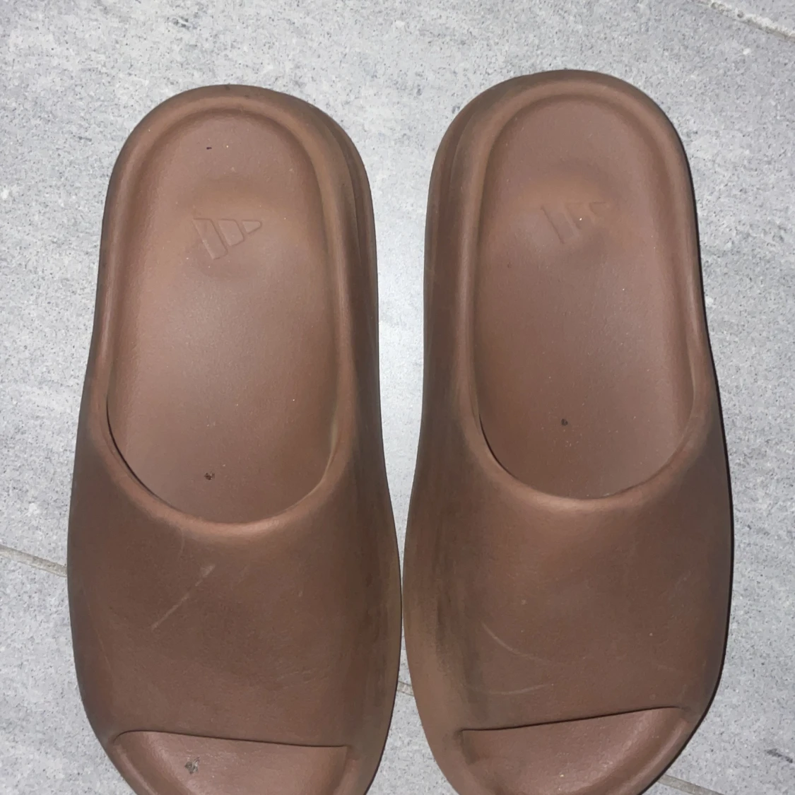 yeezy slides - 90