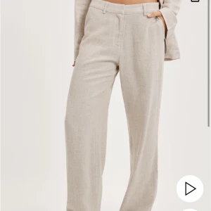 Linne byxor  - Knappt använda linne byxor i storlek 36  Köpta för 599kr 