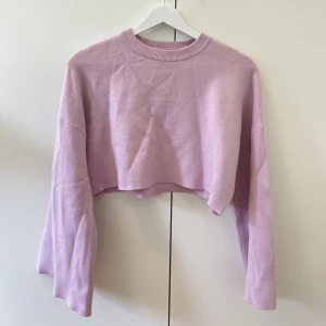 Croppad tröja - Croppad tröja från zara med långa ärmar. Så fin färg💜