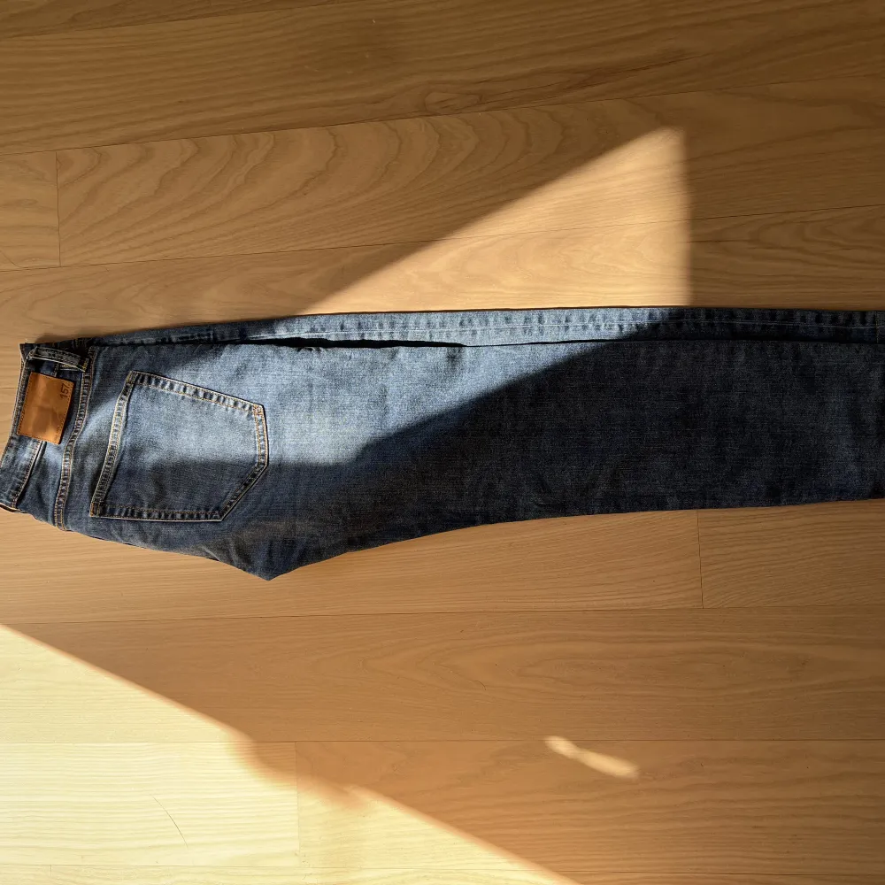 barely worn, good condition blue skinny jeans. . Jeans & Byxor.